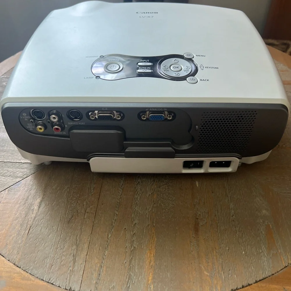 Canon LV-X7 XGA 1024x768 LCD Multi Media Projector 1500 Lumens